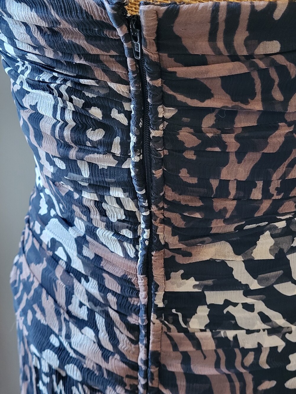 Tadashi Shoji 90s Size 10 Silk Chiffon Animal Print Strapless Dress Size 10 - Picture 5 of 9